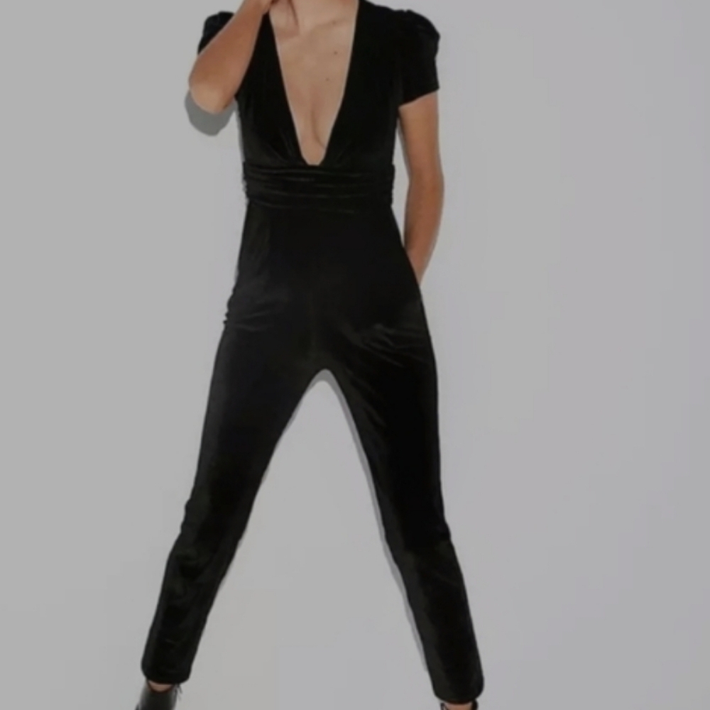 Express NWT Whimsigoth Velvet Sexy Plunge Neck Short Sleeve Jumpsuit Size 16
